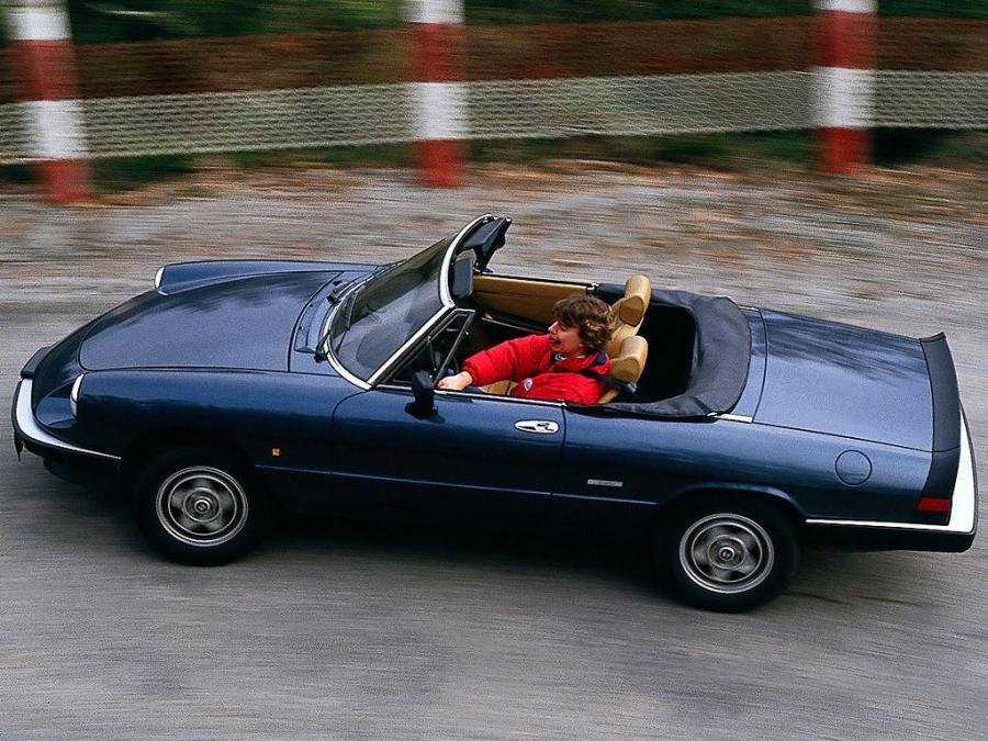  Alfa Romeo Spider 1986 года  (фото 10 из 12)